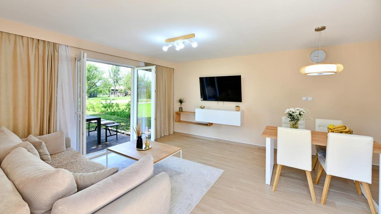 Apartments Green Linden Rakovica Exteriör bild