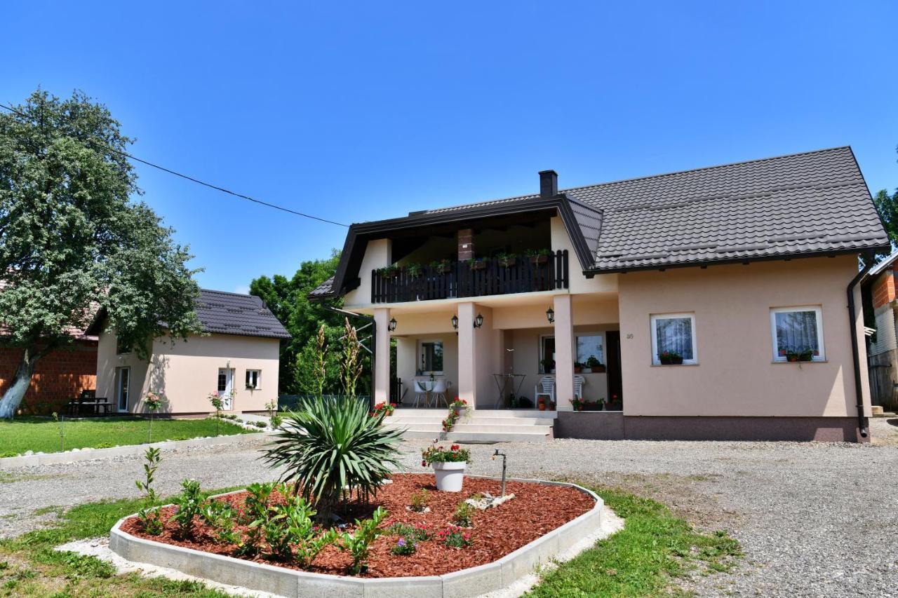 Apartments Green Linden Rakovica Exteriör bild