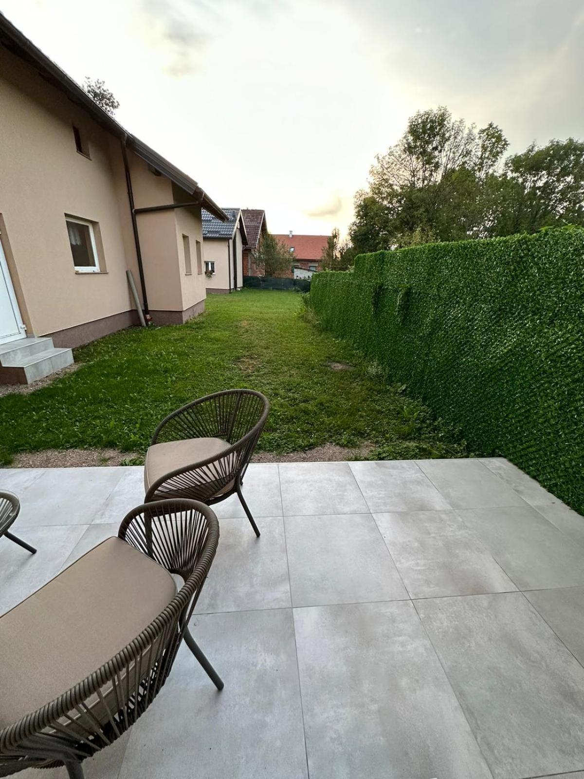 Apartments Green Linden Rakovica Exteriör bild